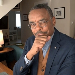 Les Trent’s Profile | Inside Edition Journalist | Muck Rack